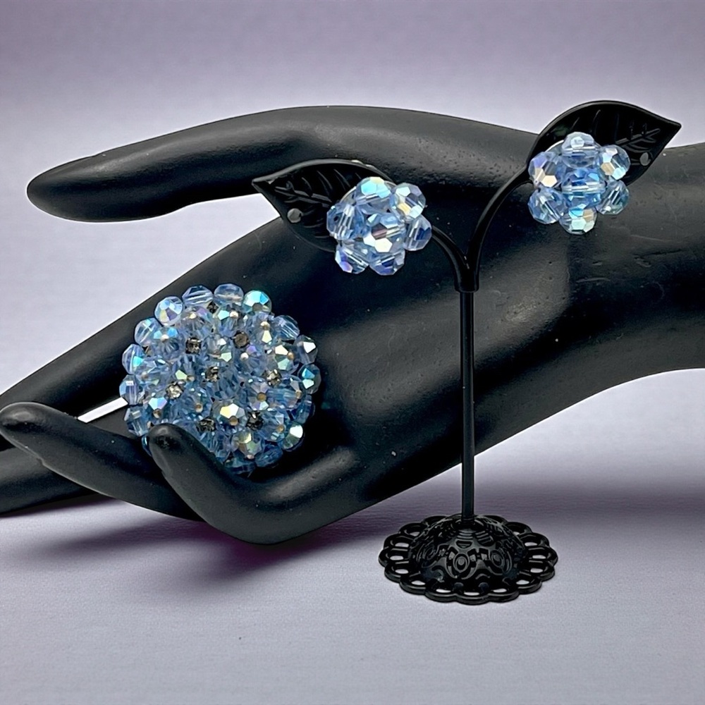 Stunning Vintage Blue Crystal Aurora Borealis Cluster Brooch and Clip Earrings